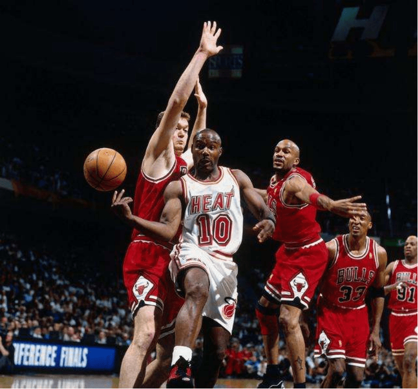 TheShy连续十二场比赛得分超过夺冠，公牛不断突破！的简单介绍