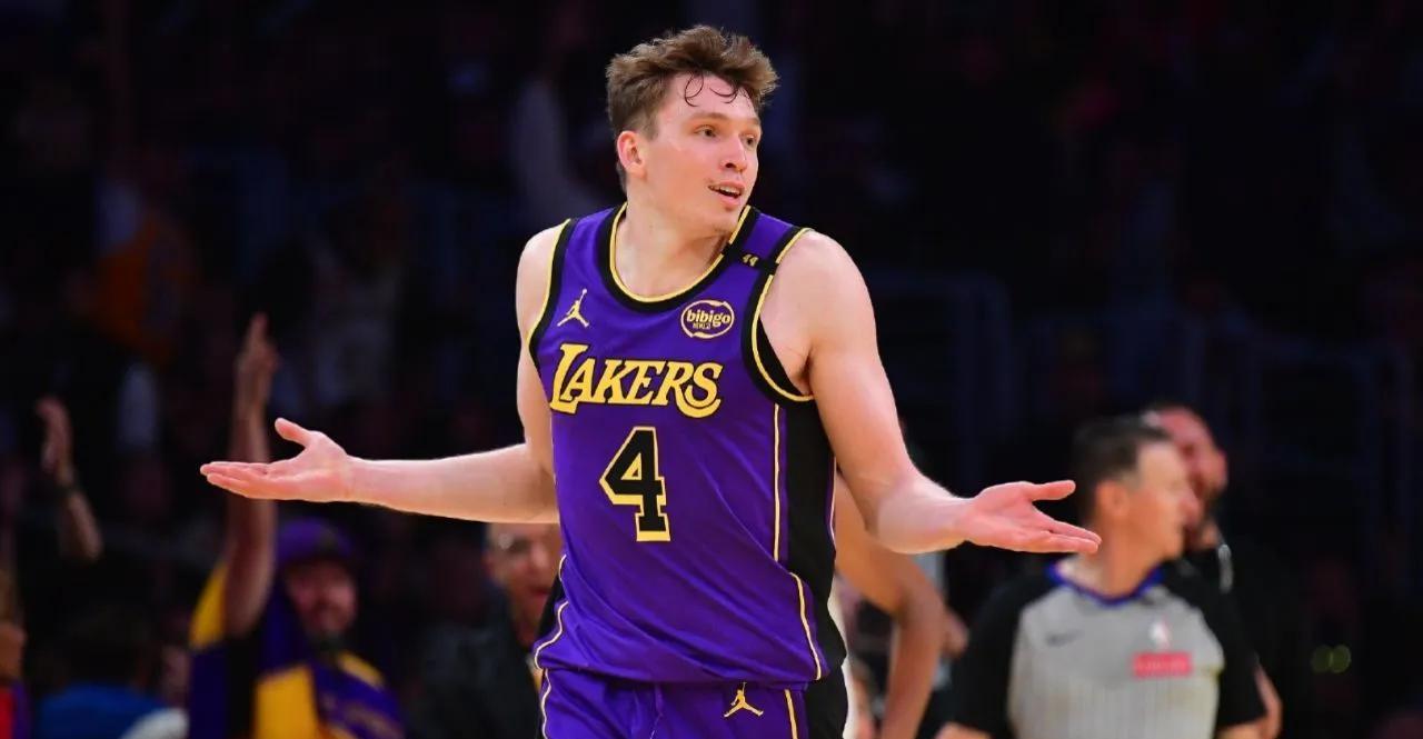 kaiyun网站-JackeyLove迎来十赛季出色发挥，加拿大队观众热烈欢呼！-kaiyun网站